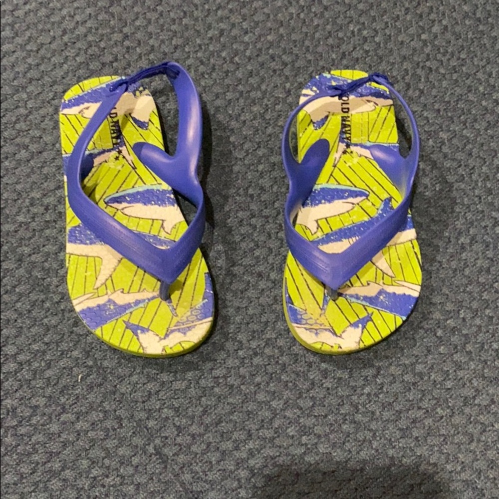 Boys flip flops